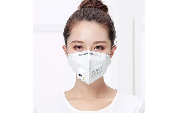 Đeo khẩu trang chuyên dụng khi ra đường